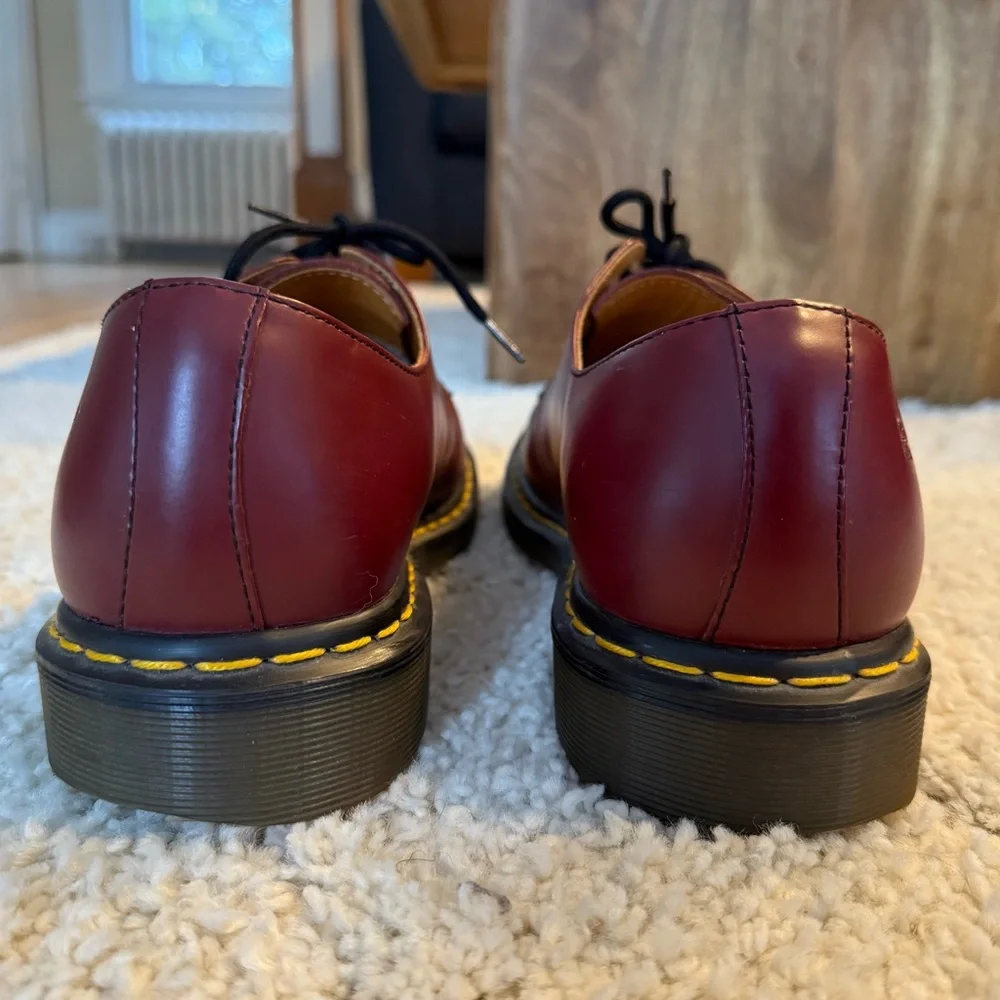 1461 Smooth Leather Dr. Martens Oxford Shoes - Picture 6 of 9